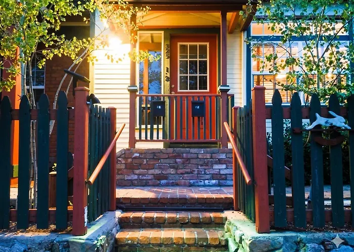 Holiday home The Cottage-near Downtown Historic Courthouse Square